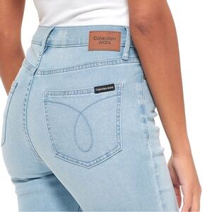 Calvin Klein Jeans Mid-rise denim short